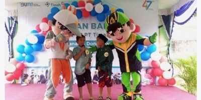 PT Timah Tbk  Gelar Khitanan Massal di Bangka Barat Ajak Badut Hibur Anak-anak 