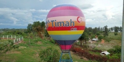 PT Timah Tbk Hadirkan Replika Balon Udara, Tambah Spot Foto di Bukit Samak Belitung Timur 